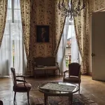 Pensión Exceptionnelle Maison d'Artiste&Son Jardin Secret au pied de la Cathédrale 3*